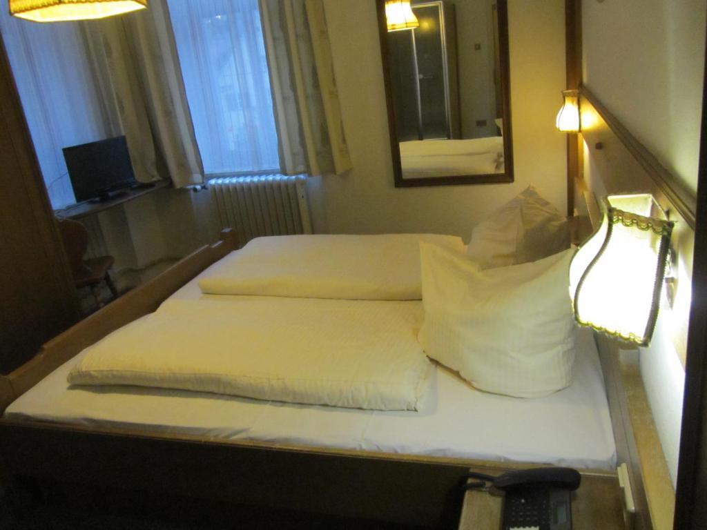 Hotel Zum Ochsen Stadtbergen Pokoj fotografie
